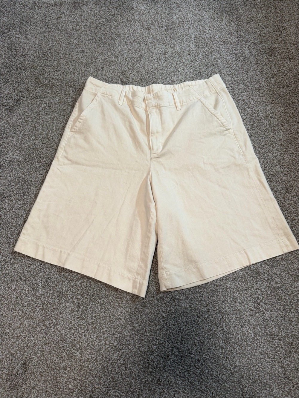 Never worn American Eagle High Rise Trouser Shorts